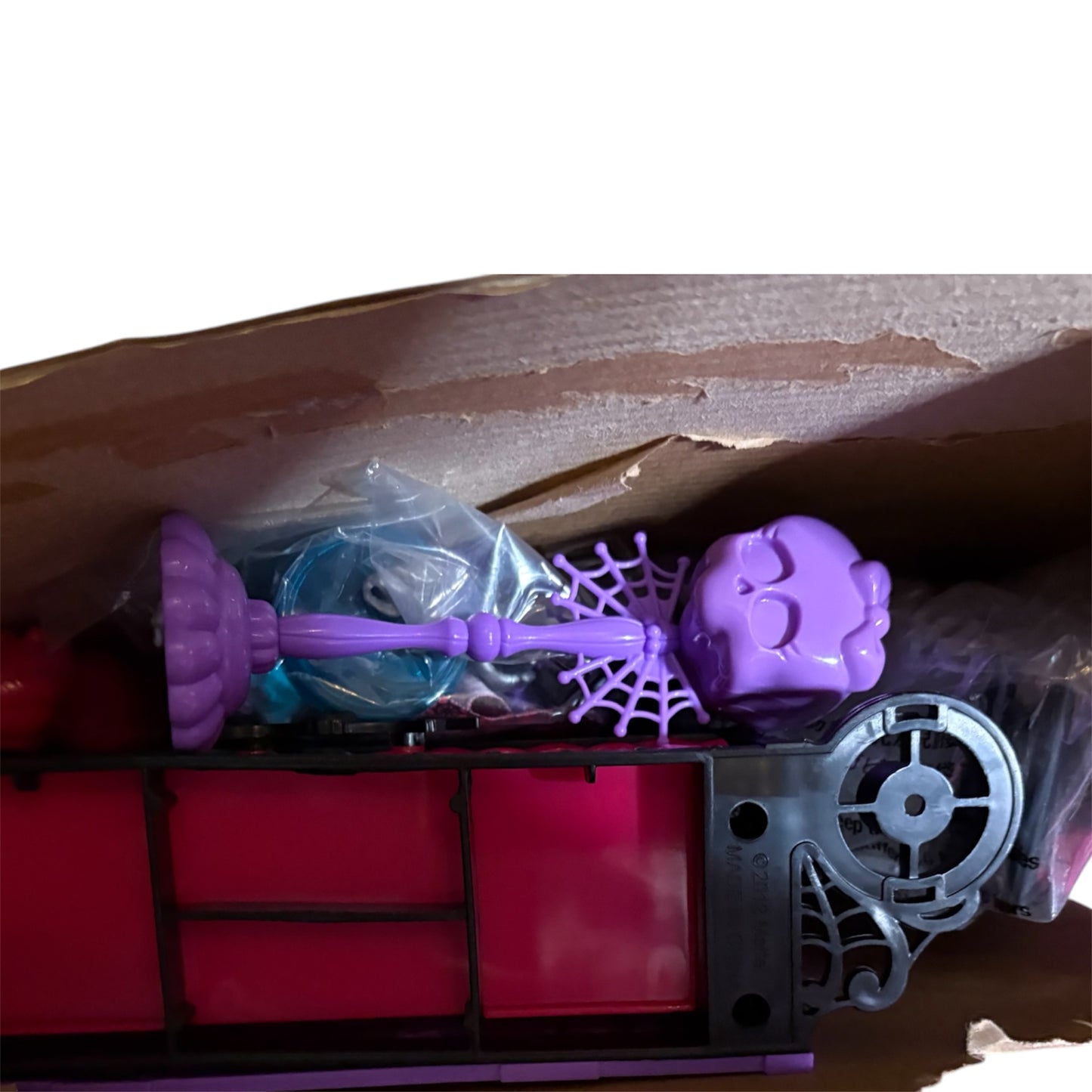 RARE COLLECTORS- G1 Monster High Color Me Creepy (Tattoo Studio) original 2013 Release playset /original box (ALMOST COMPLETE NO DOLL)